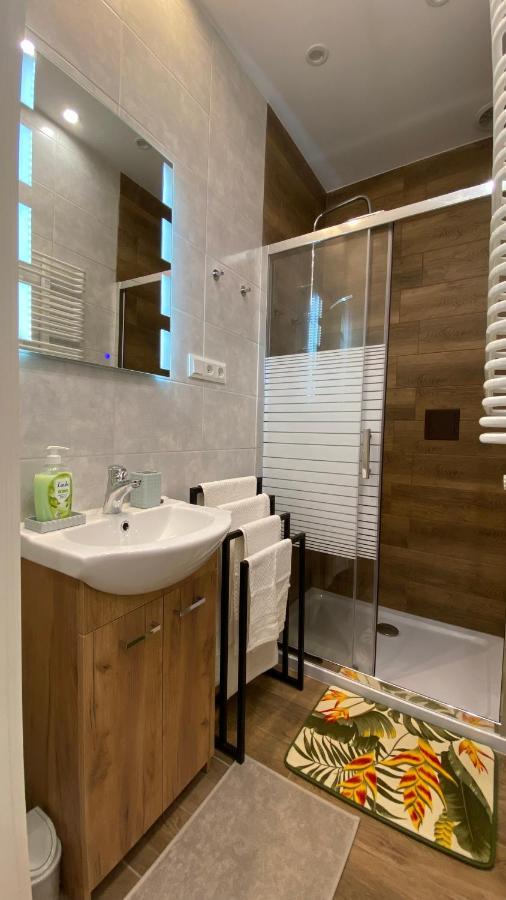 Lublinbnb - Exclusive Family Apartment ------ In The Heart Of Lublin -------------------------------- Bedroom & Living Room & Kitchen Zewnętrze zdjęcie